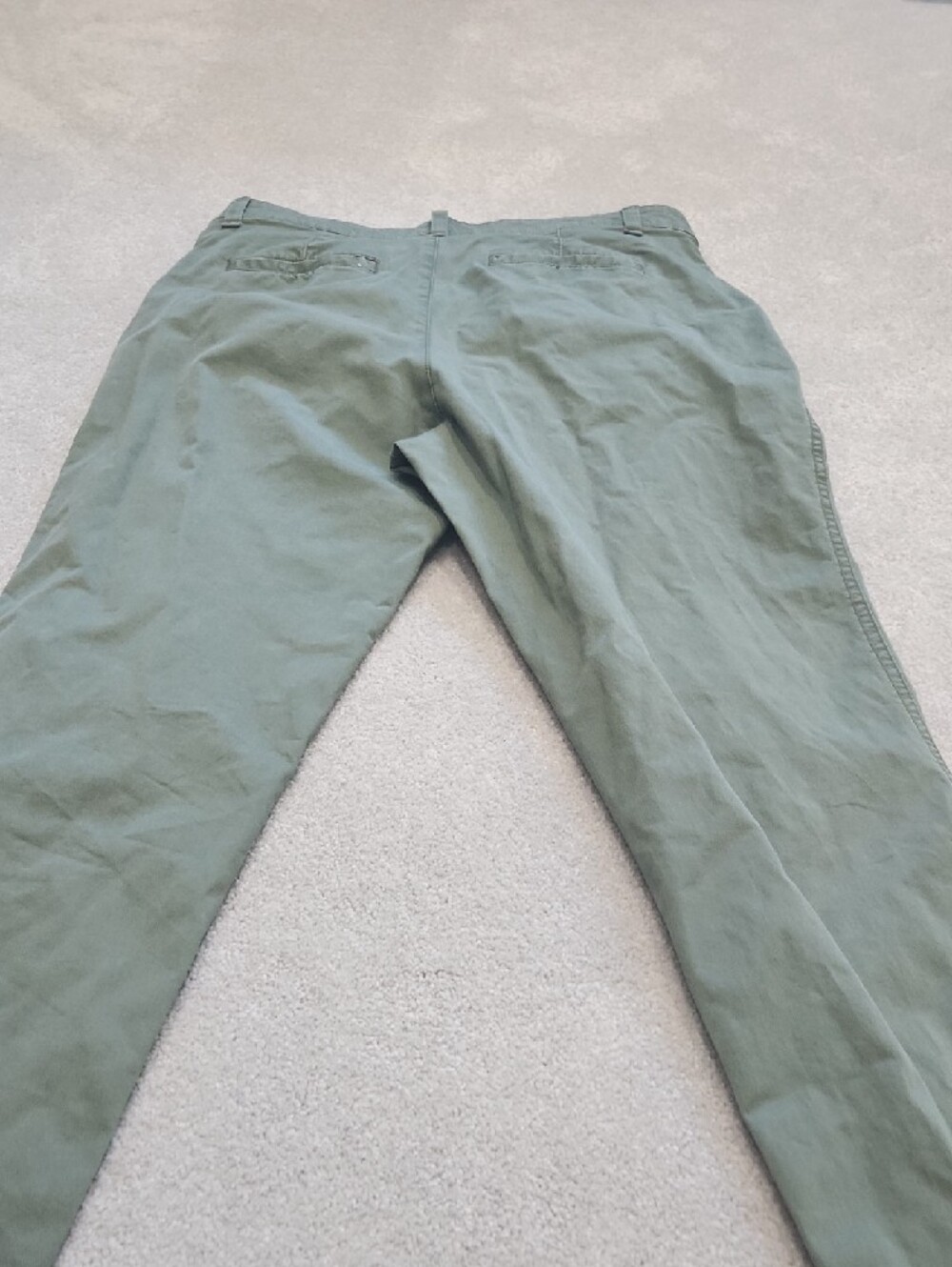 GAP Olive Green Girlfriend Khaki Pants - Picture 8 of 10